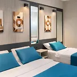 Sky Luxe Konyaalti מלון