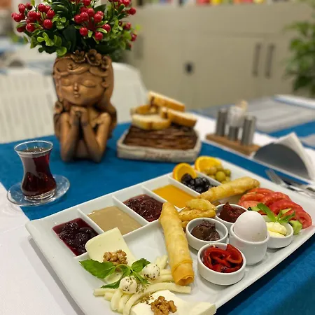 Sky Luxe Konyaalti Hotel Antália