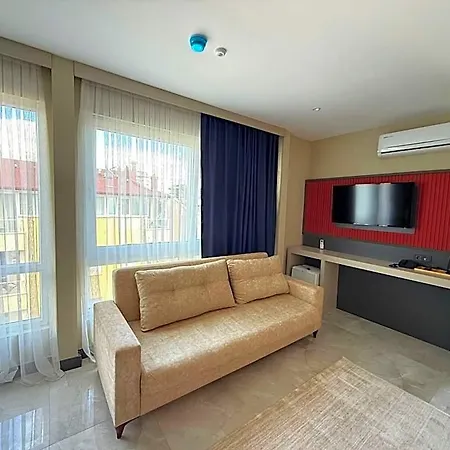 Sky Luxe Konyaalti 5*