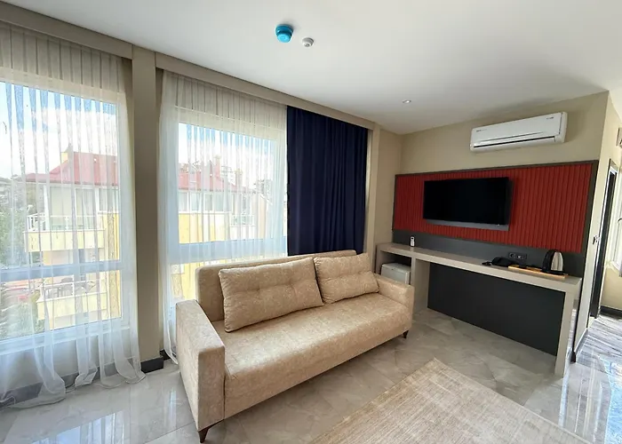 מלון Sky Luxe Konyaalti