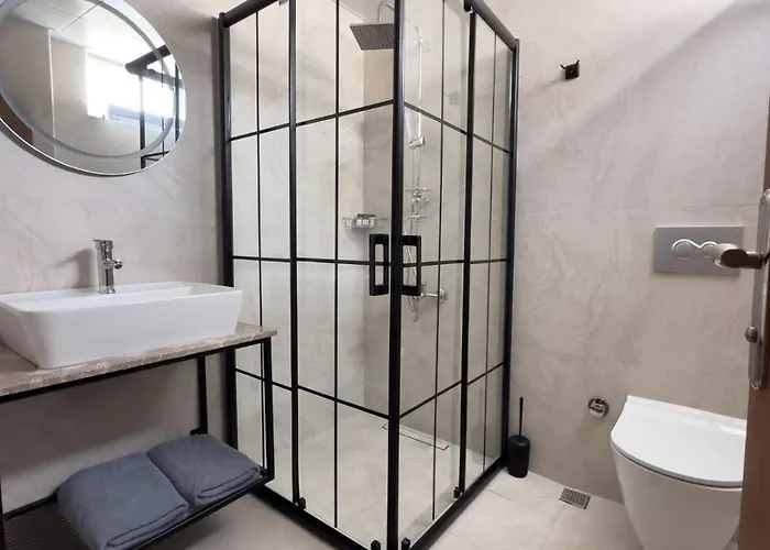 Sky Luxe Konyaalti 5* אנטליה