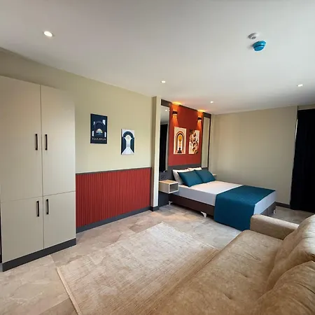 Hotell Sky Luxe Konyaalti