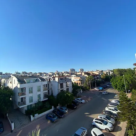 Sky Luxe Konyaalti מלון 5*